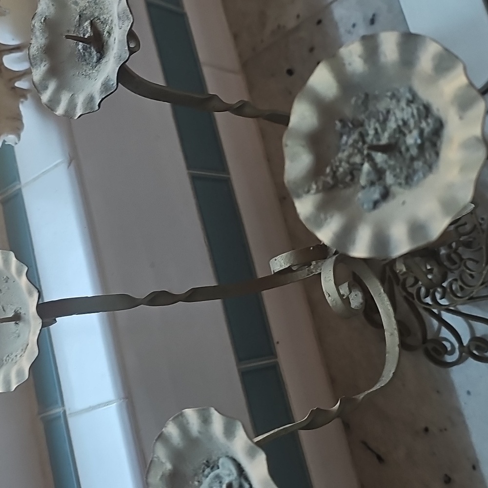 Metal candelabra - Picture 6 of 8